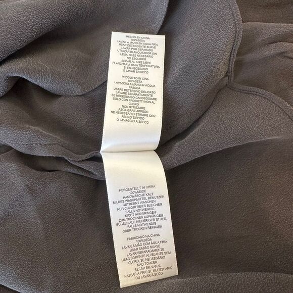 Joie Black Quilted Shoulder Women's 100% silk Top size M, NWT - Picture 7 of 9